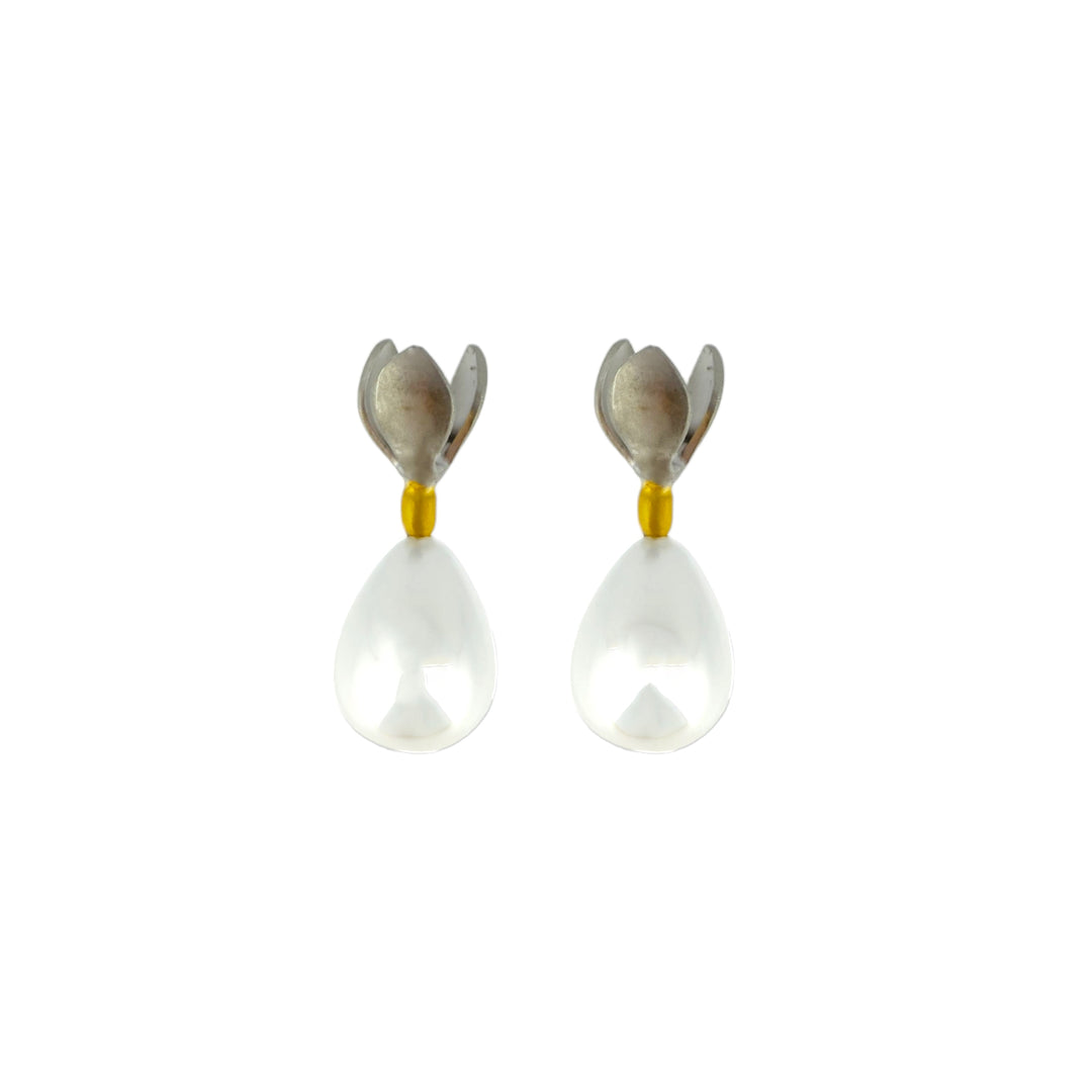 Snowdrop Earrings with Drop Pearl